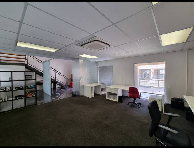 131M² OFFICE FOR SALE IN RIVONIA